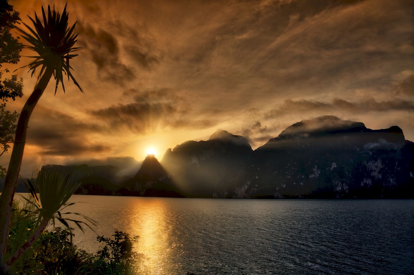 Cheow Larn Lake, Khao Sok