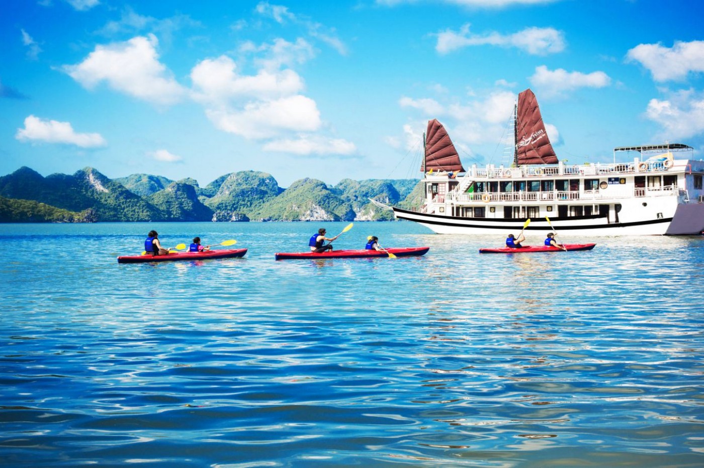 Kajaksejlads i Bai Tu Long Bay