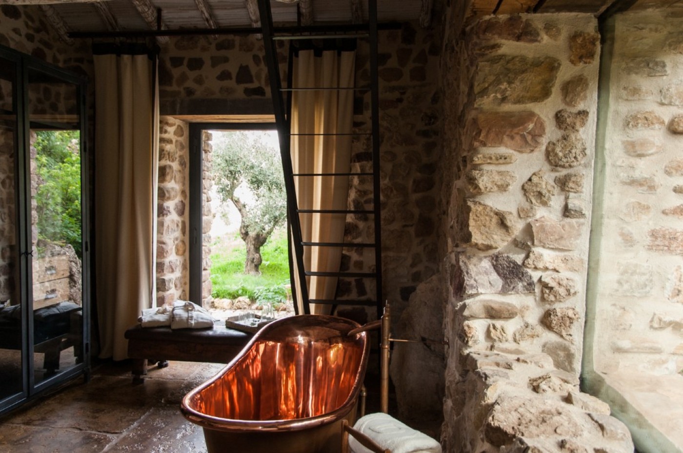 La Donaira bathroom