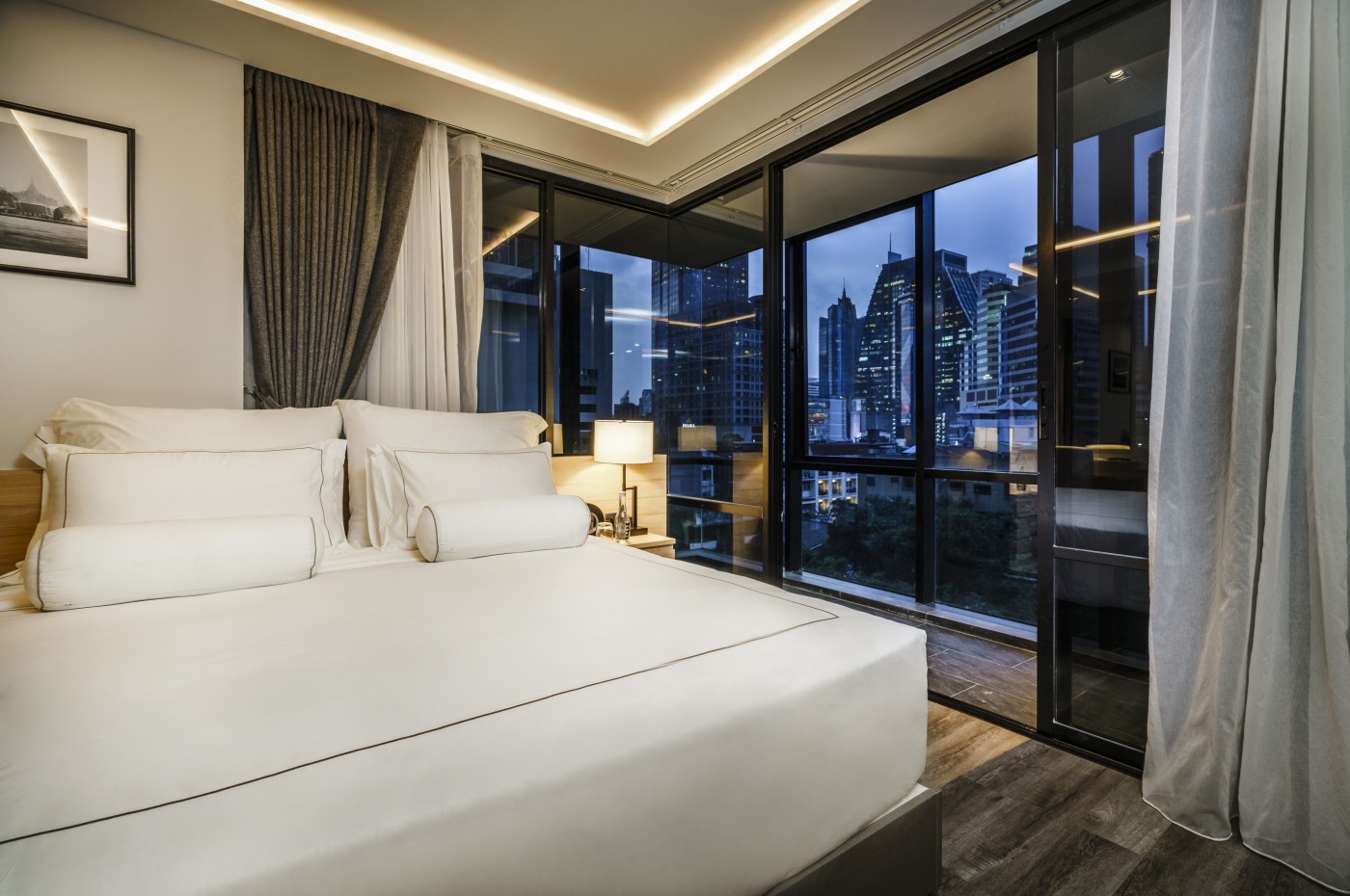 Akyra Tas, Bangkok