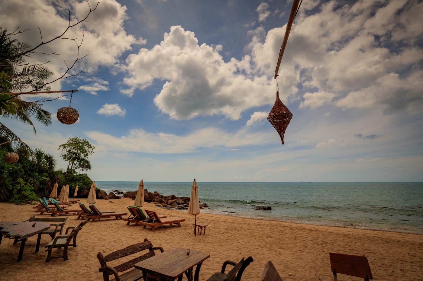 Narima Bungalows beach