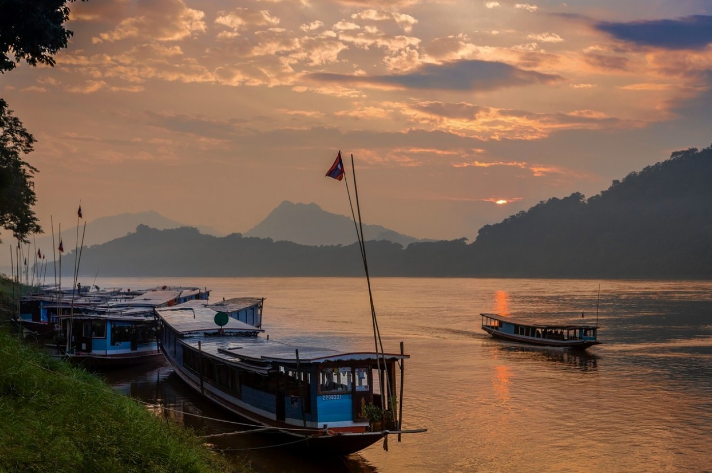 LAOS Mekhong Riverside Sunset