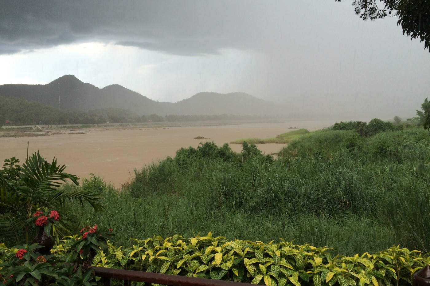 Mekong Villas View Towards Laos