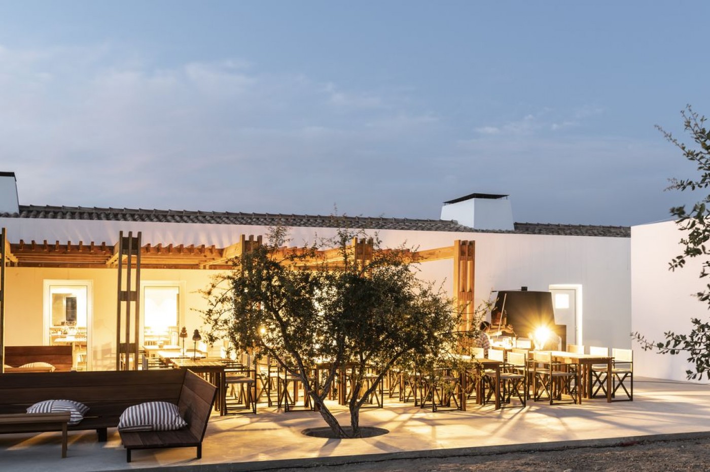 Craveiral Restaurant