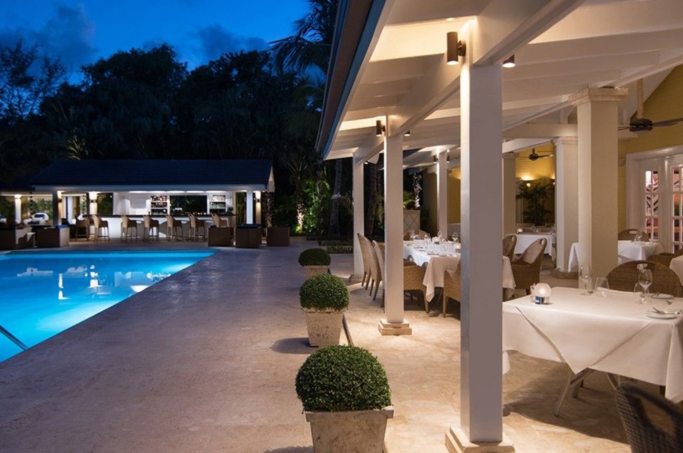 restaurant ved poolen på Tortuga Bay Hotel at Punta Cana Resort & Club, Punta Cana, Den Dominikanske Republik