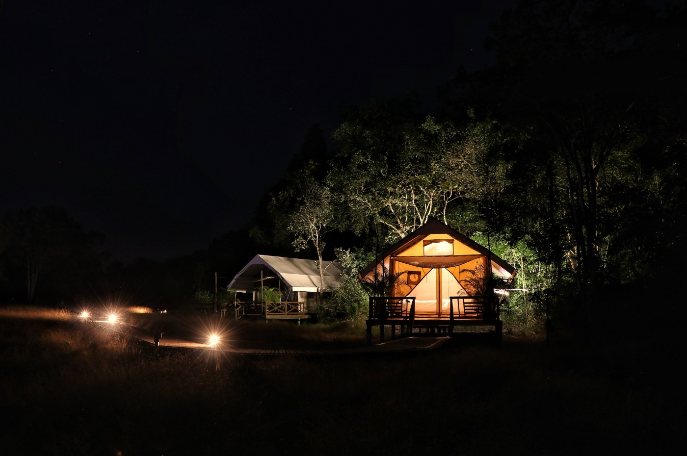 Nattestemning på Cardamom Tented Camp, Cambodja