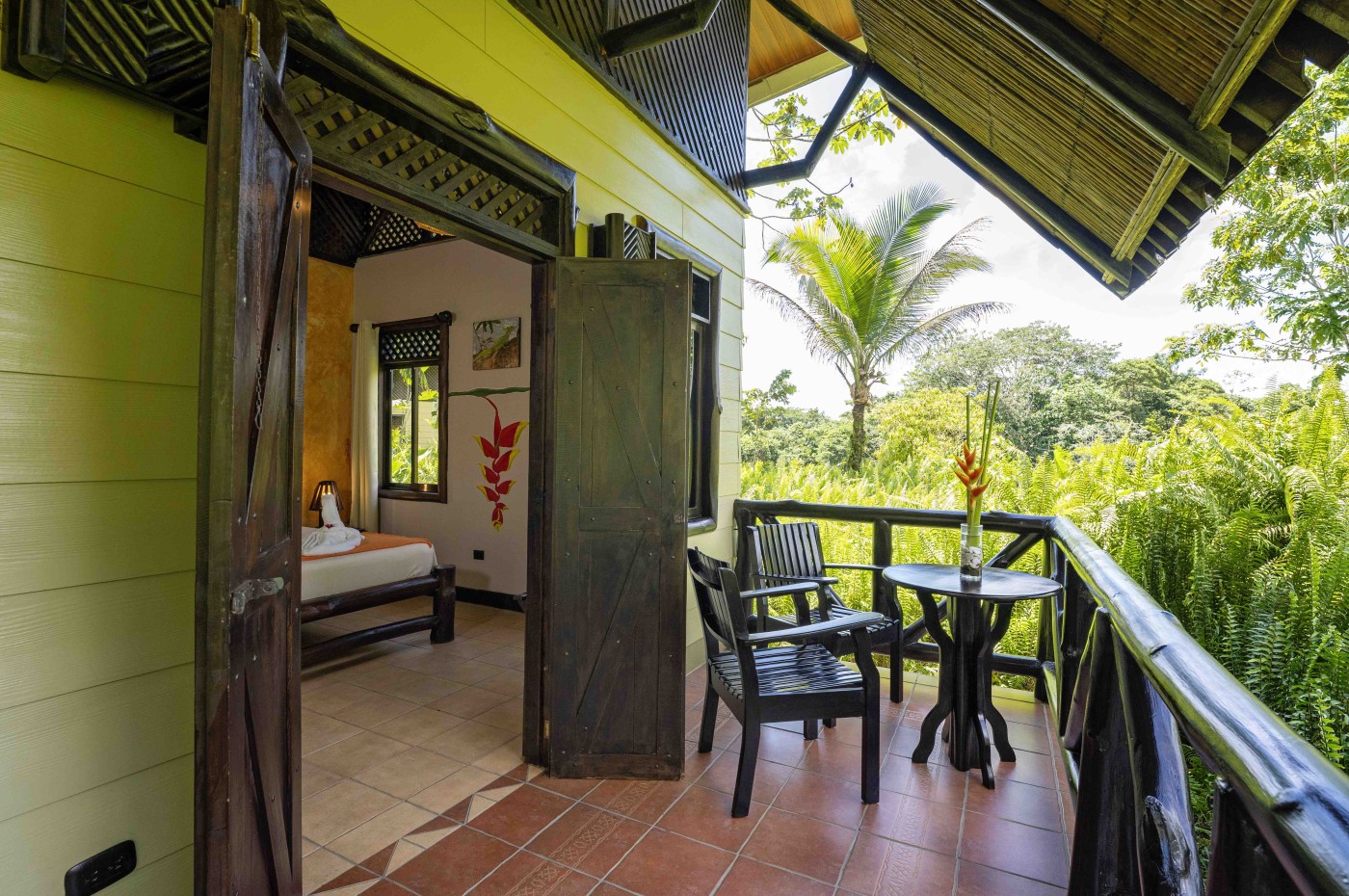 terasse og hytte på Maquenque Ecolodge, Costa Rica