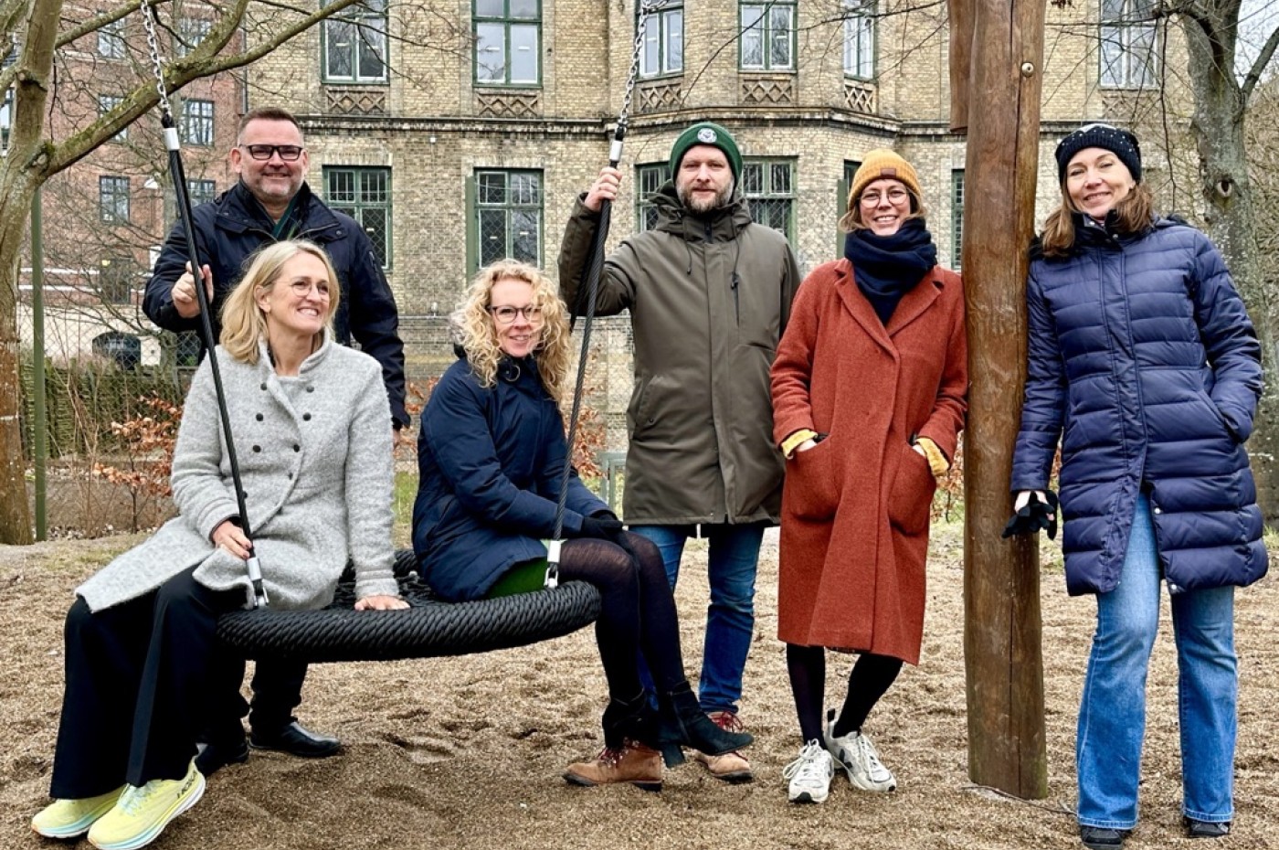 We Travel Responsibly - på legepladsen