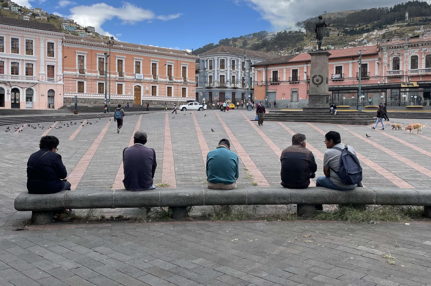 ecuador_plaza_quito.jpg