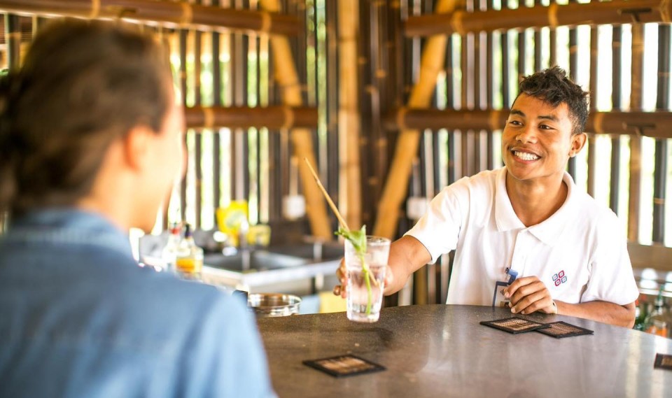 cokctail class på Sumba Hospitality Foundation, Indonesia