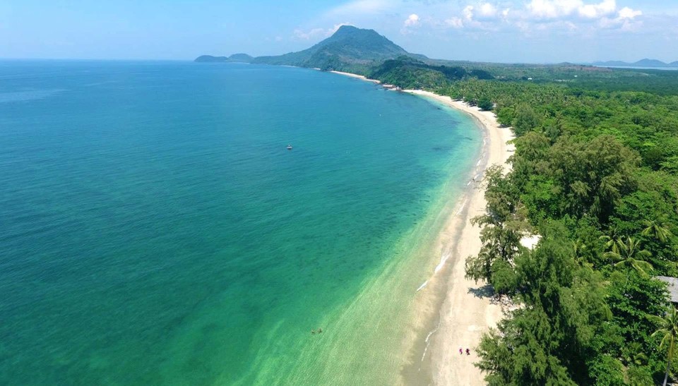 strand og vand på Koh Jum Beach Villas, Thailand
