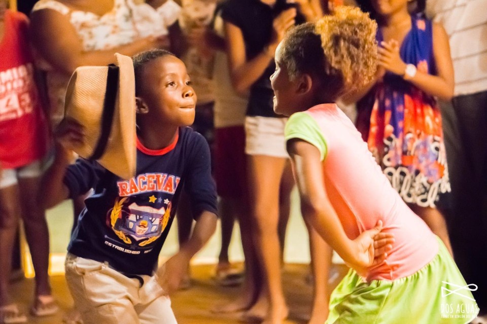 Dans i Rincon Del Mar, Den Caribiske Kyst, Colombia