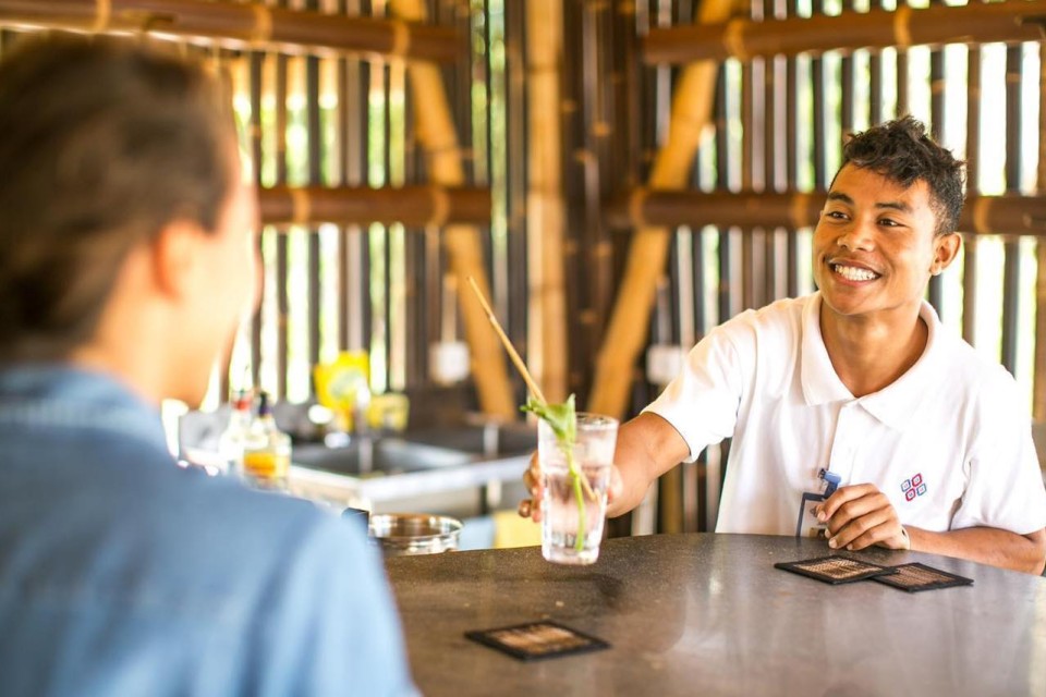 cokctail class på Sumba Hospitality Foundation, Indonesia